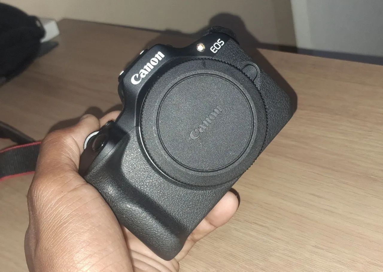 Canon EOS R100 Kit - Capture every moment with exceptional quality! ?64290077034882123