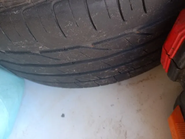Pneu aro 16 205/55 brigestone