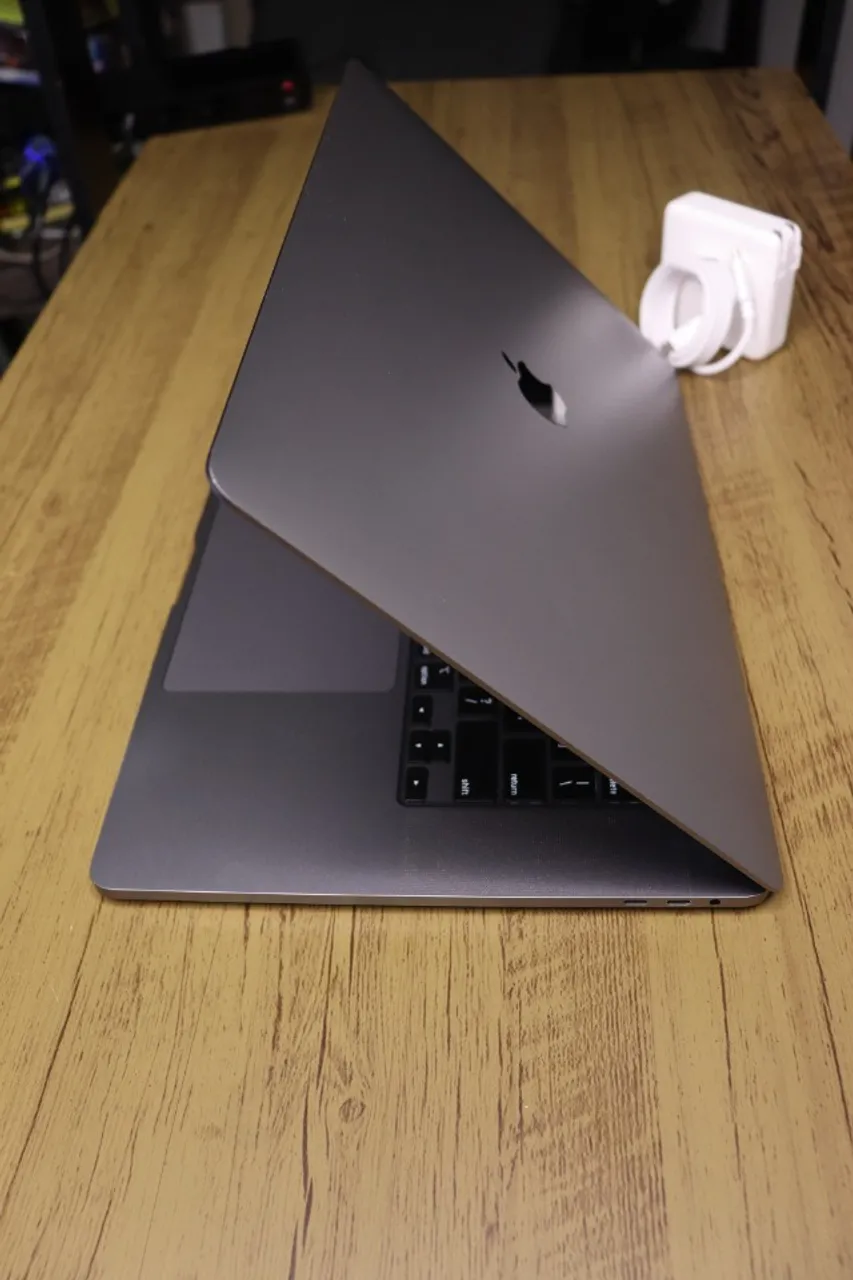 macbook pro i9 2019