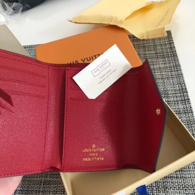 Carteira Louis Vuitton Victorine Red - Foto 3