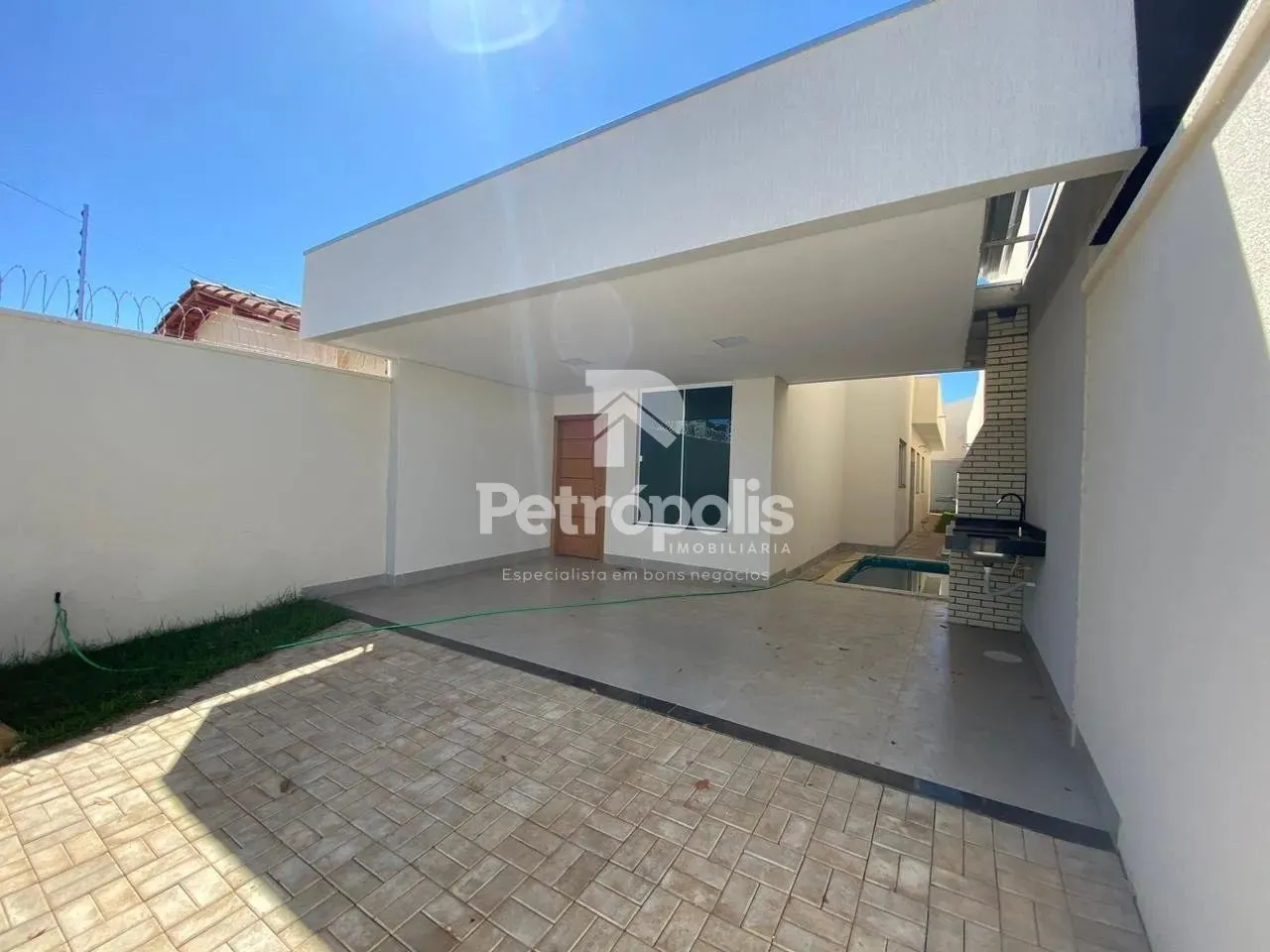 Casa nova na 706 Sul com piscina e 3 Quartos por R$ 560.000,00