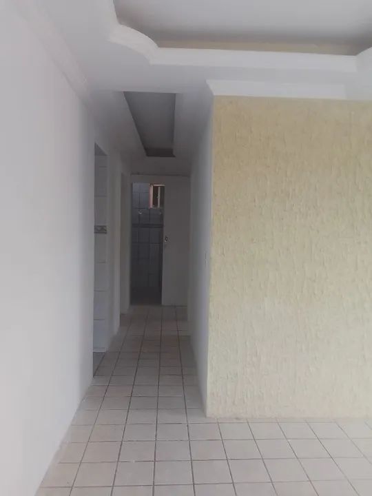 Apartamento com 3 quartos, 2 banheiros e varanda - Foto 6