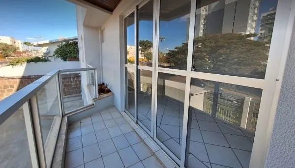 Apartamento com 4 Quarto(s) e 3 banheiro(s) para Alugar, 120 m² por R$ 3450 / Mês