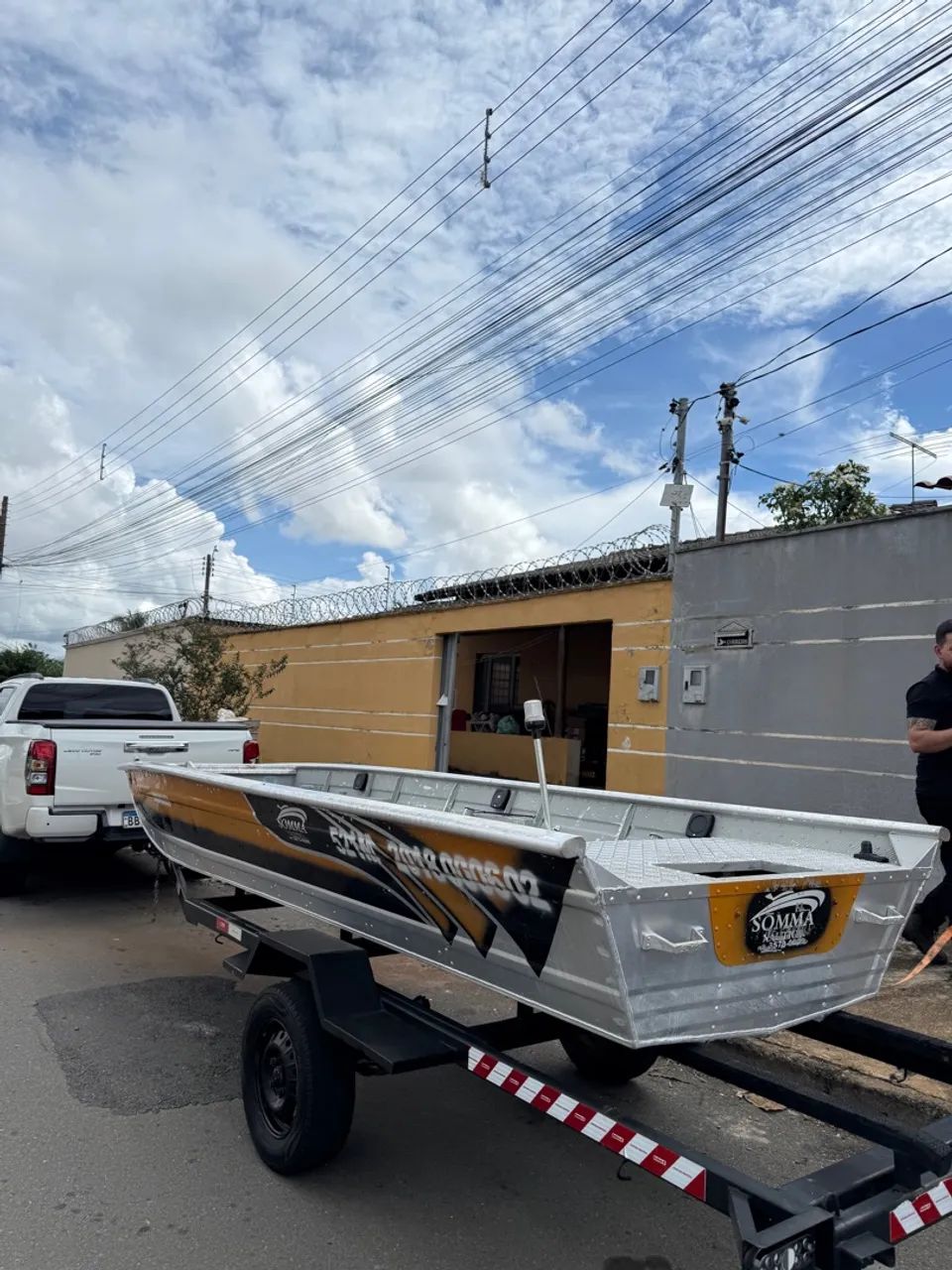 Barco de alumínio para pesca e lazer, Cano com motor 15HP Mercury  - Foto 5