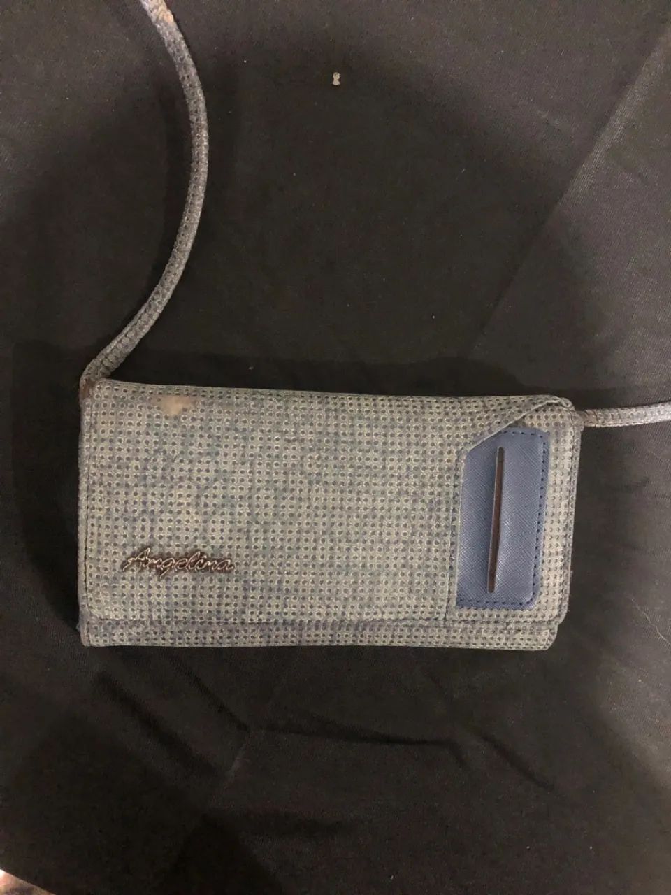 Bolsa tipo carteira. com alça removível 