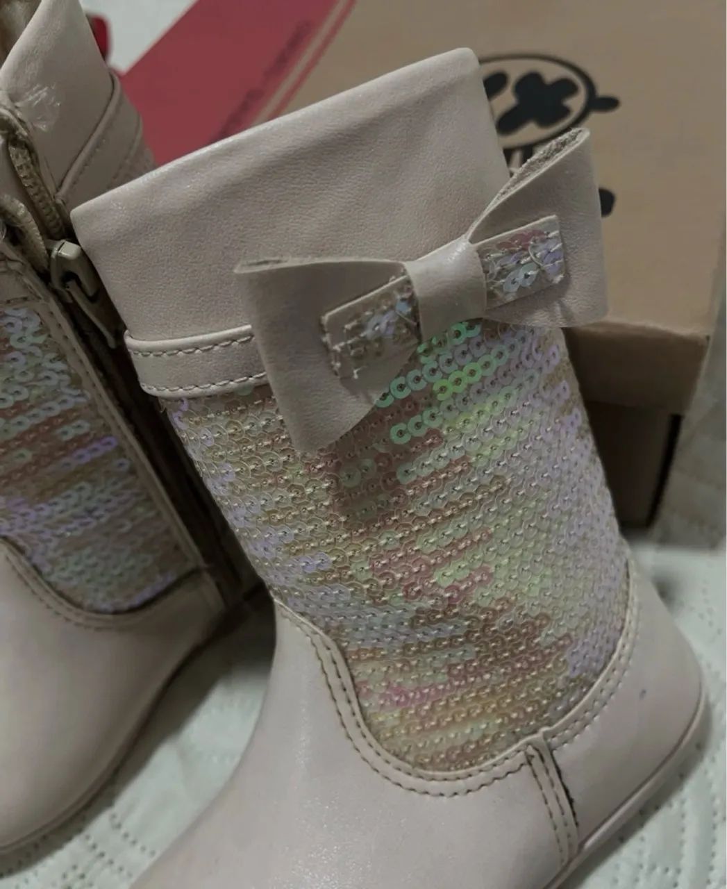 Botas infantis com laço e paetês Panpili 