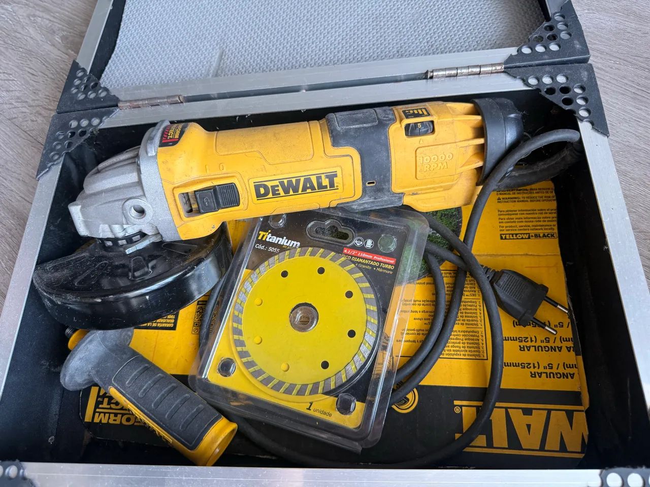 Esmerilhadeira angular - DeWalt DWE4336 - Foto 2