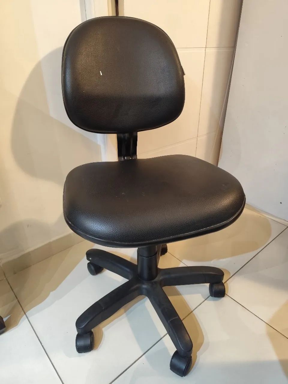 Cadeira de escritório giratória - Foto 2