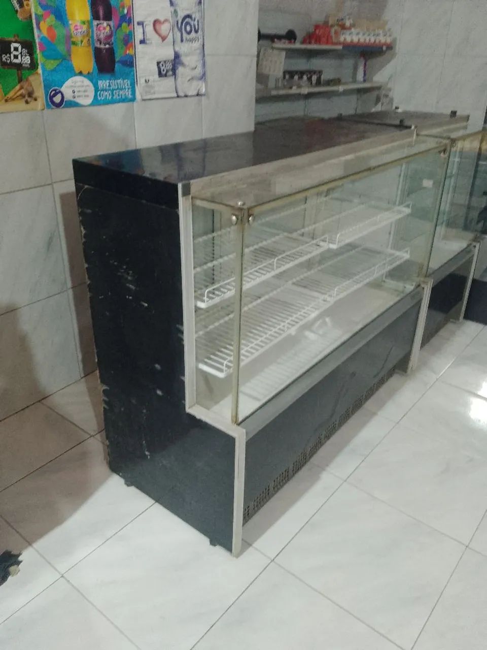 Vendo essas vitrines - Foto 2