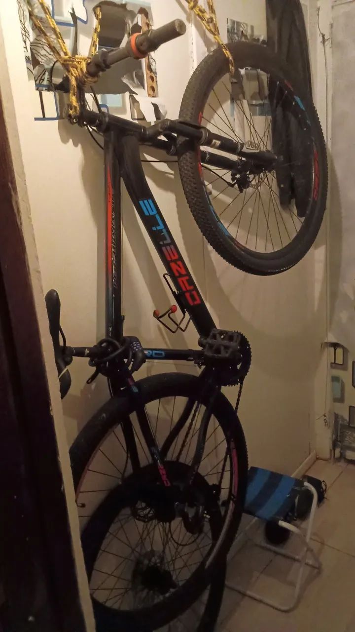 DUAS BICICLETAS 