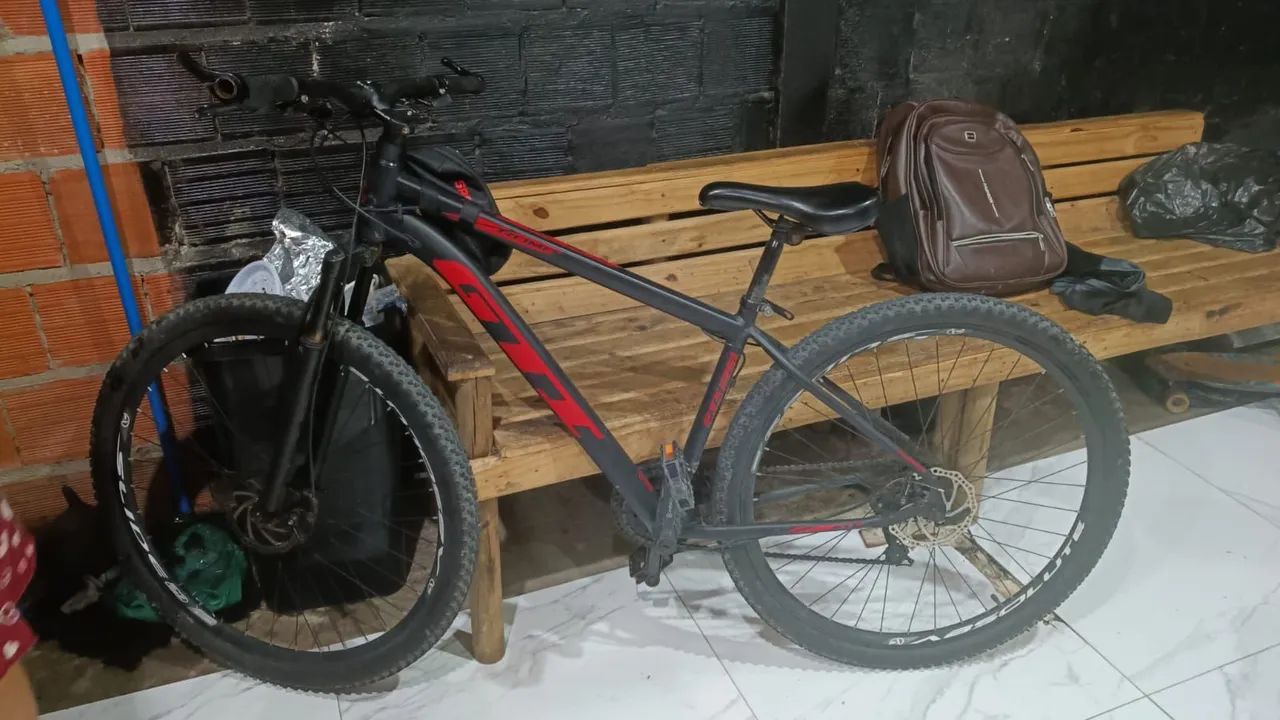 Bicicleta aro 29 toda boa só pega e anda.. *82 - Foto 2