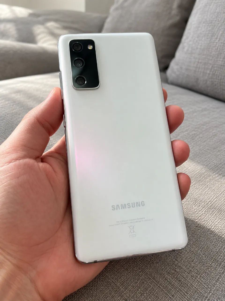 CELULAR SAMSUNG S20FE 256GB - Foto 2
