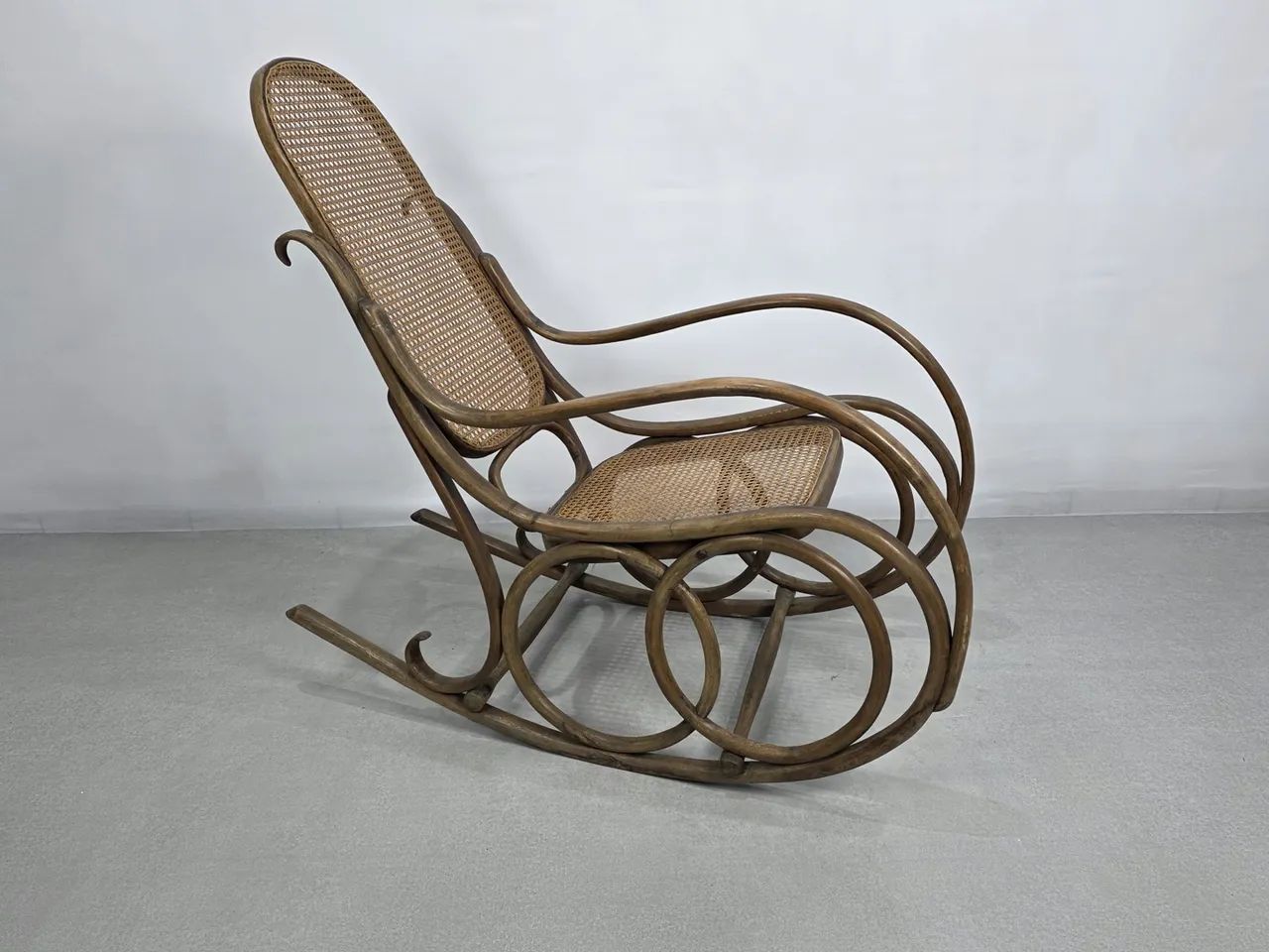 Cadeira de balanço Michael thonet  - Foto 5