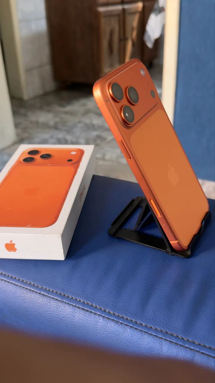 ? iPhone 17 Pro Max - 256GB - Laranja - Foto 2
