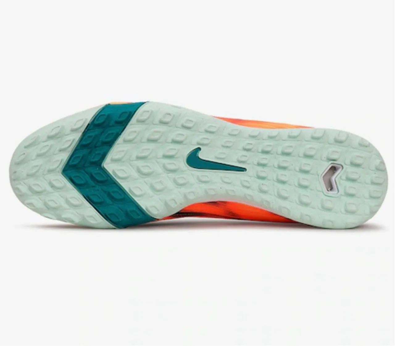 Vendo chuteira da Nike original, usada apenas uma vez, toda conservada  - Foto 2