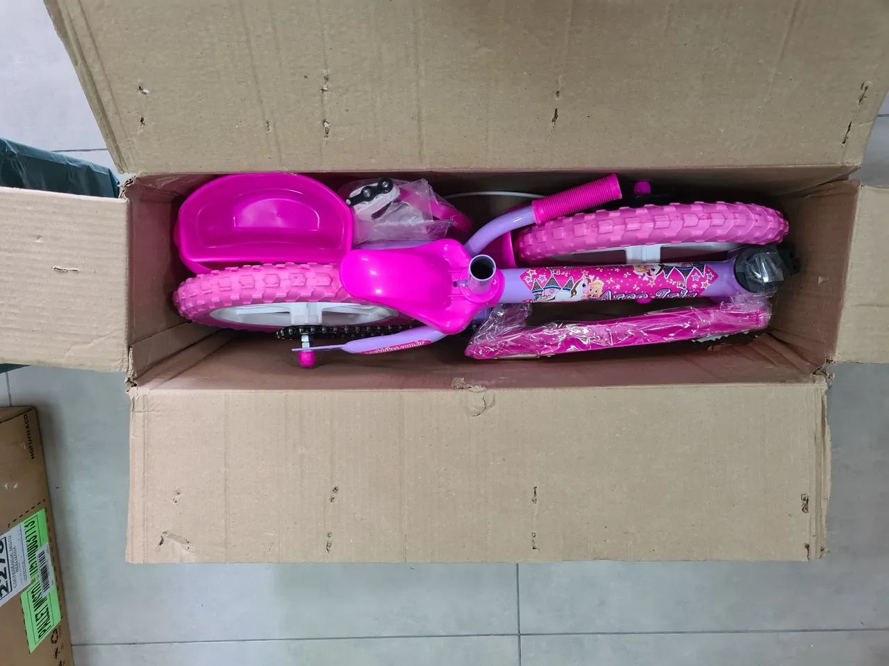 Bicicleta Infantil Track Arco Íris Aro 12 Rosa com Rodinhas - Foto 5