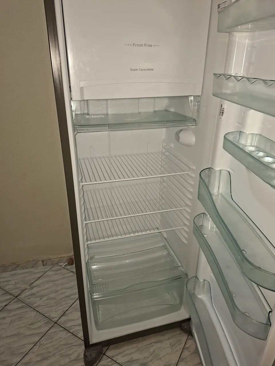 Vendo geladeira nova 127V com transformador  - Foto 4