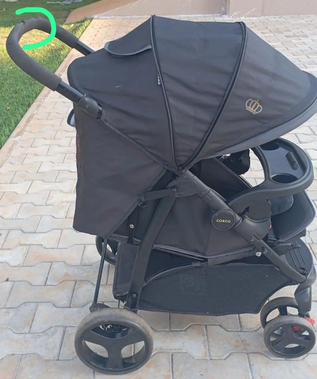 Carrinho de bebê cosco usado com pequeno defeito. - Foto 2