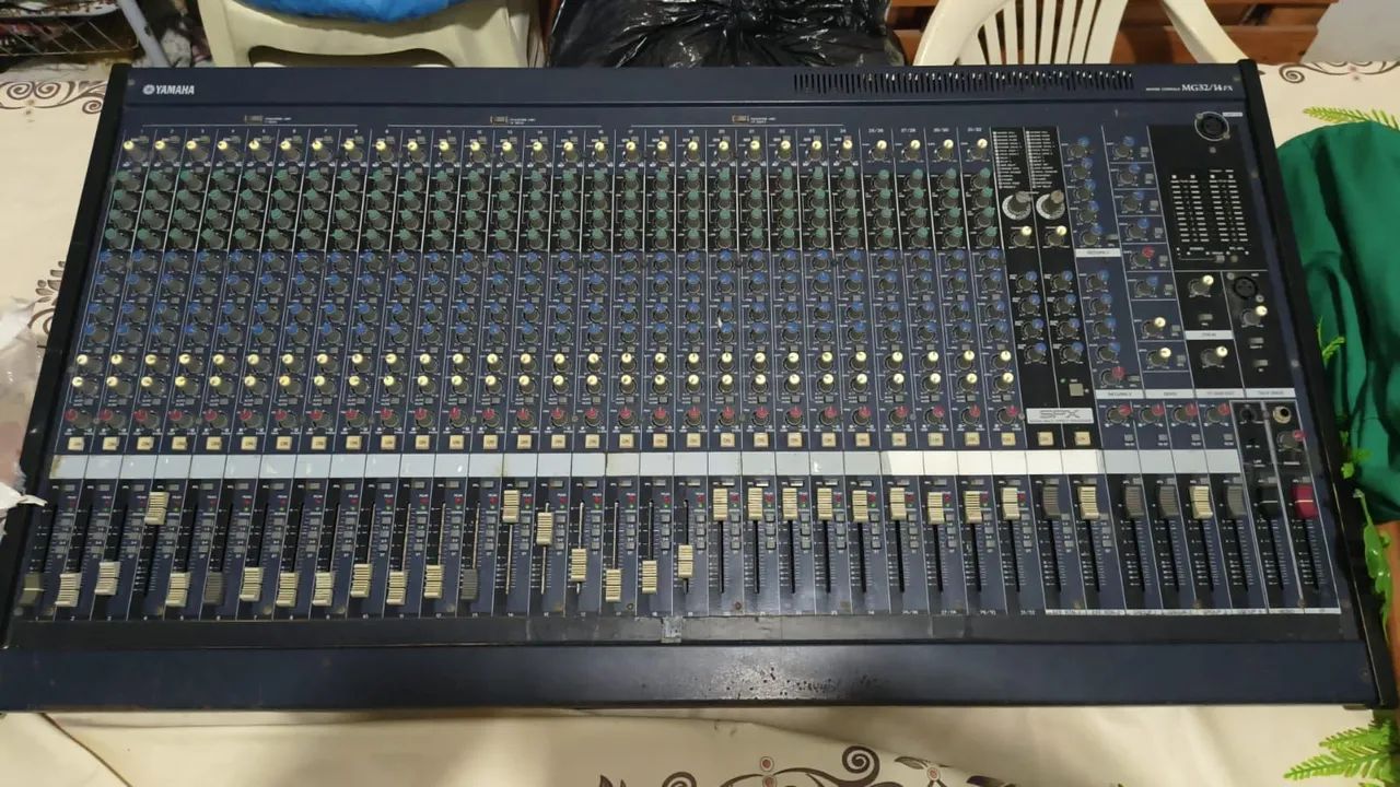 Mesa de som YAMAHA 