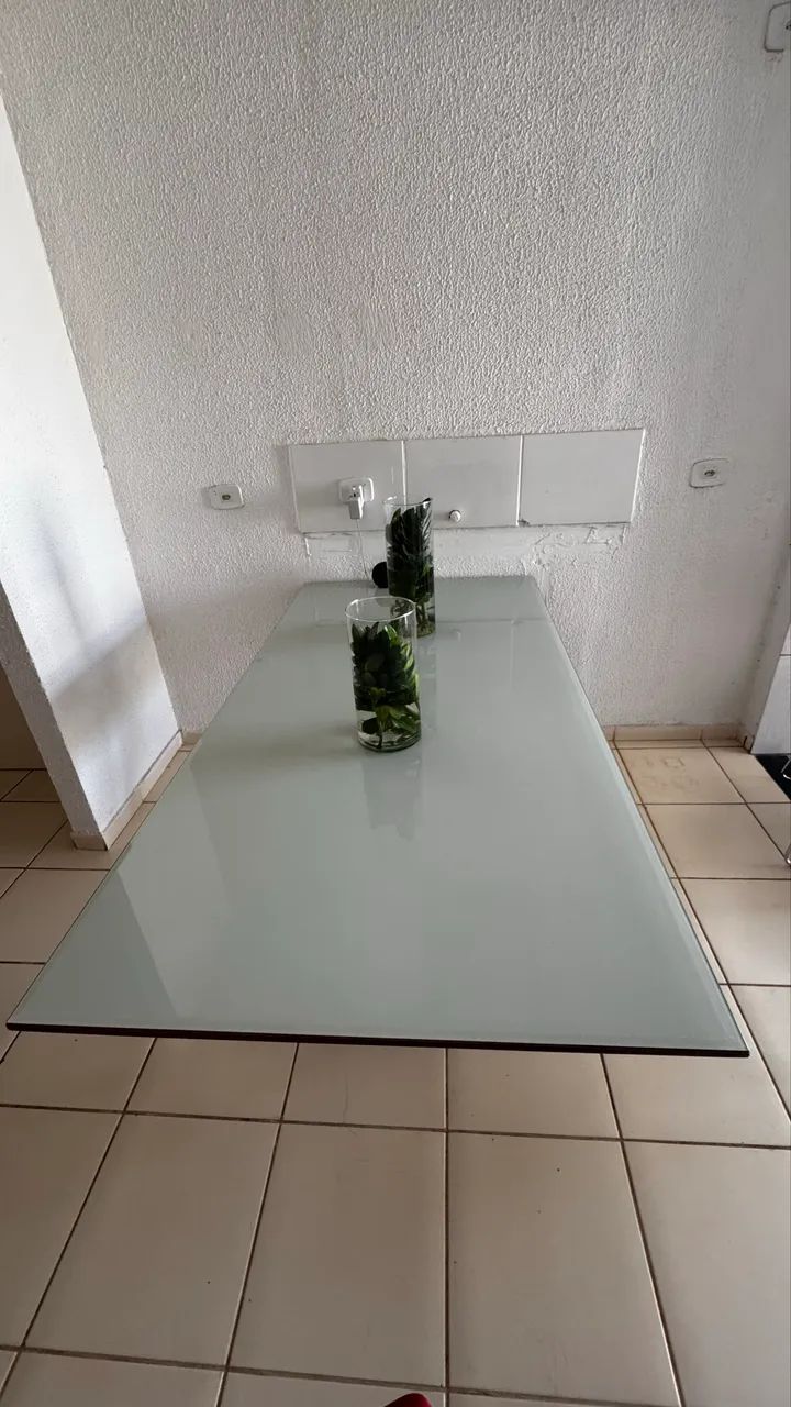 Mesa de vidro e madeira JACUNA 6 lugares - Foto 2