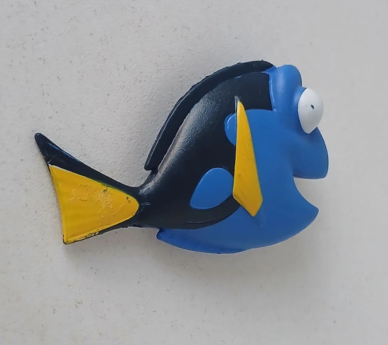 BONECO MINIATURA DISNEY PIXAR PROCURANDO NEMO DORY ORIGINAL - Foto 2