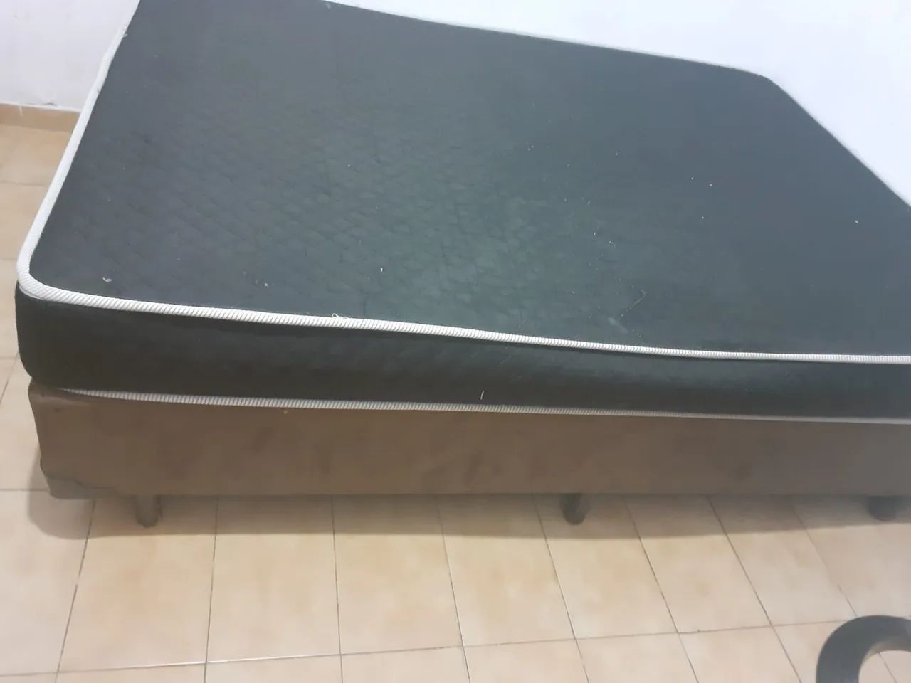 Vende cama box casal 