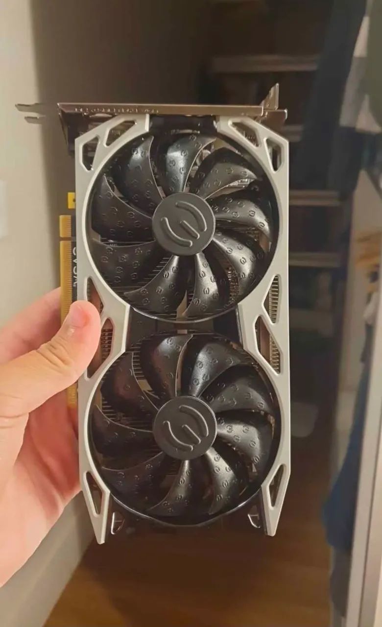 GTX 1660 SUPER EVGA - Foto 2