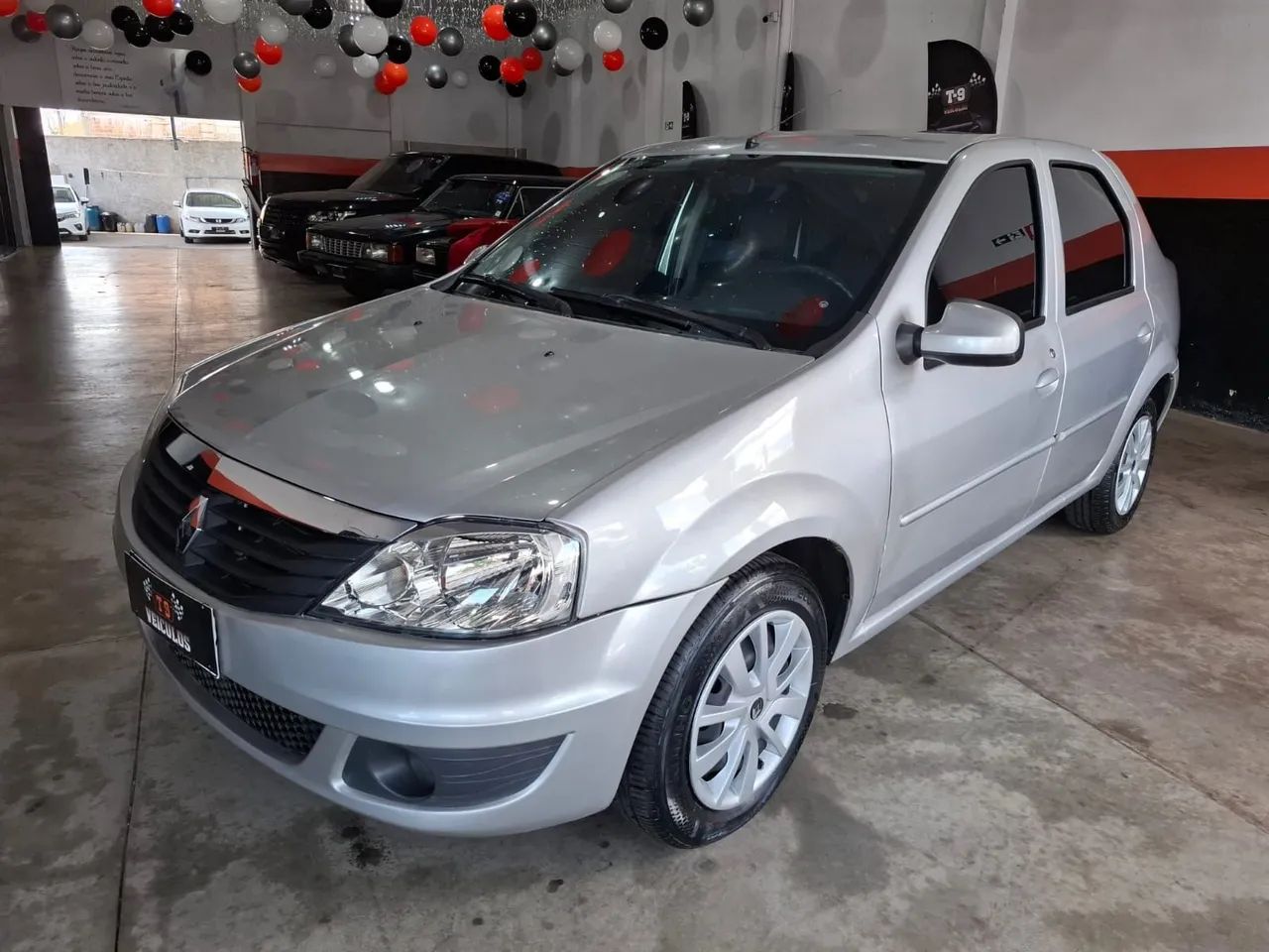 Renault Logan LOGAN Authentique Hi-Flex 1.0 16V 4p 2013