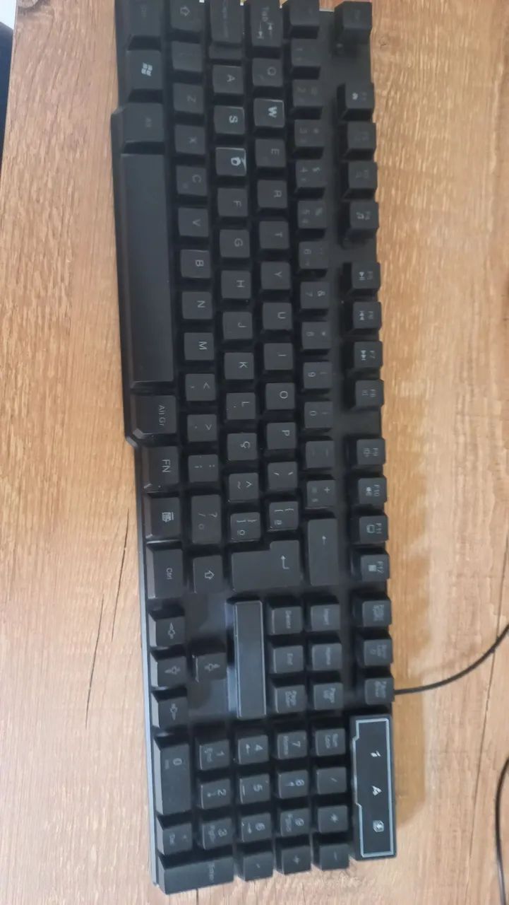 TECLADO SEMI-MECANICO LED