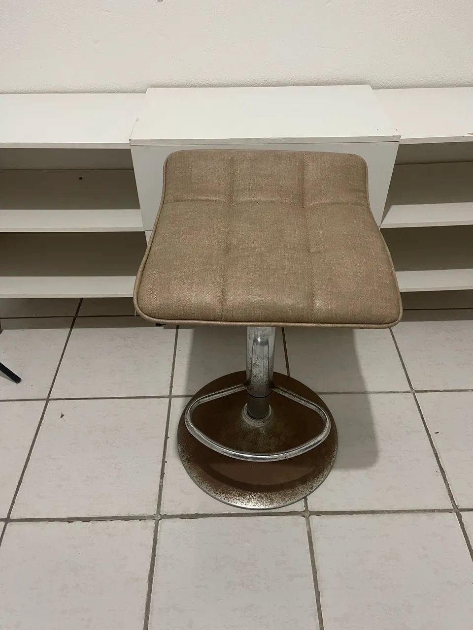 Banqueta regulável com base disco - Foto 3