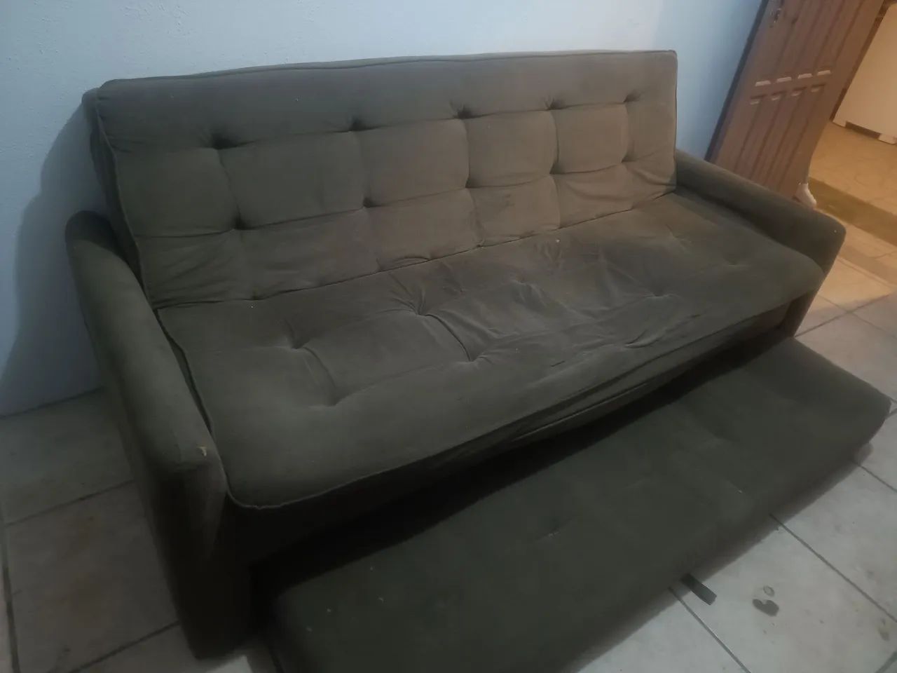 SOFÁ CAMA COM CAMA AUXILIAR 