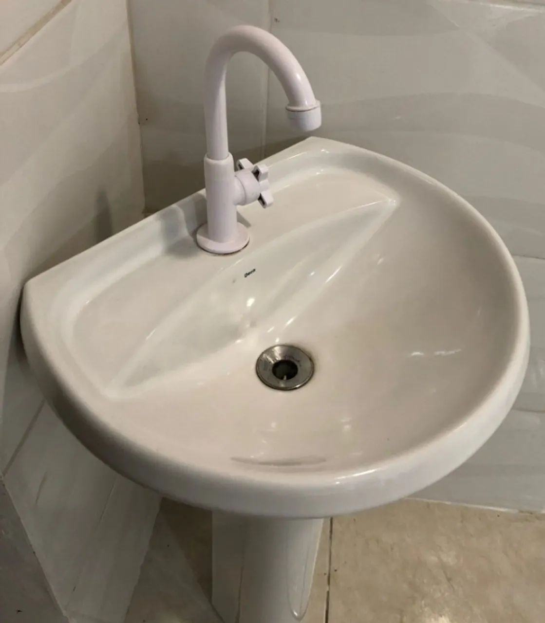 Pia de Banheiro Completa (Cuba + Coluna) - Ótimo Estado - Foto 2