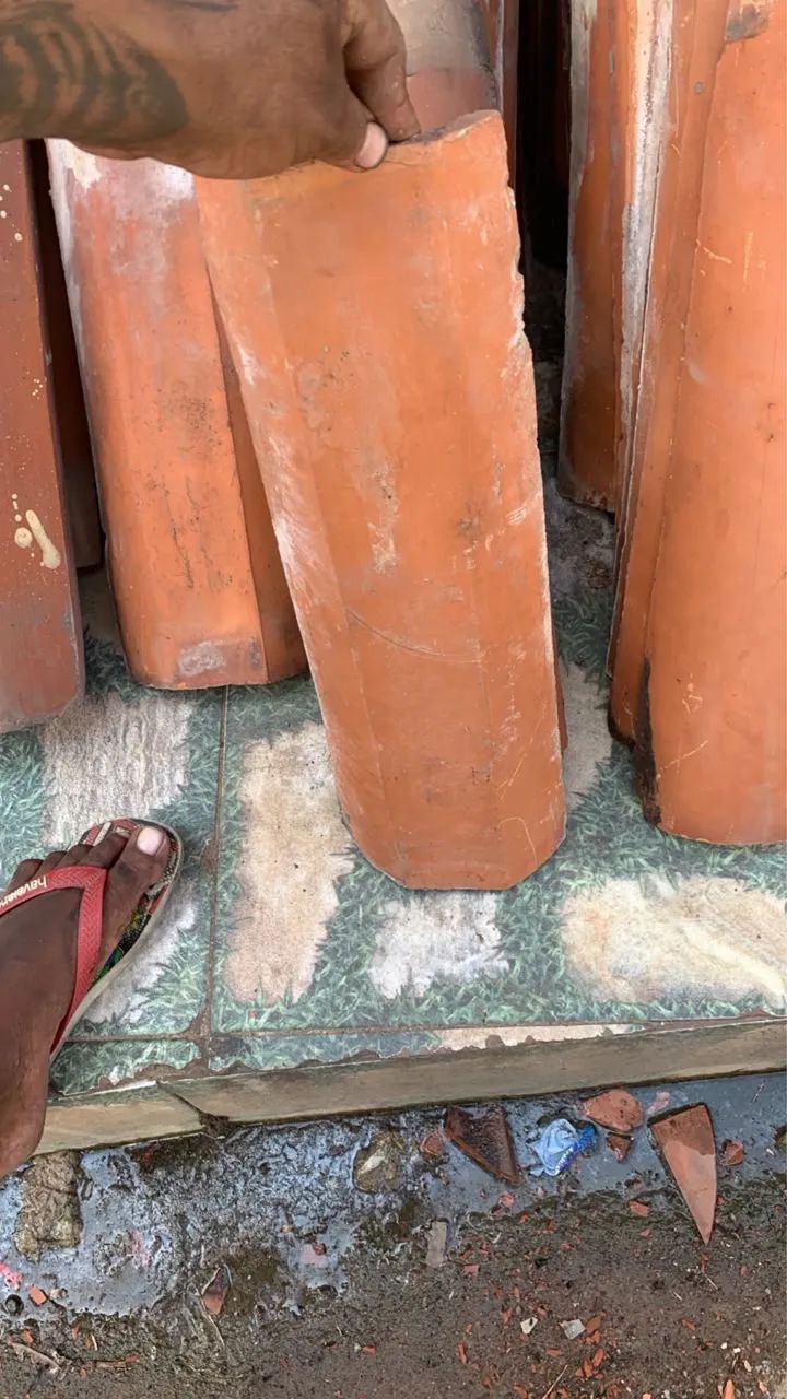 Caibro de 6 metros com telhas de barro - Foto 5