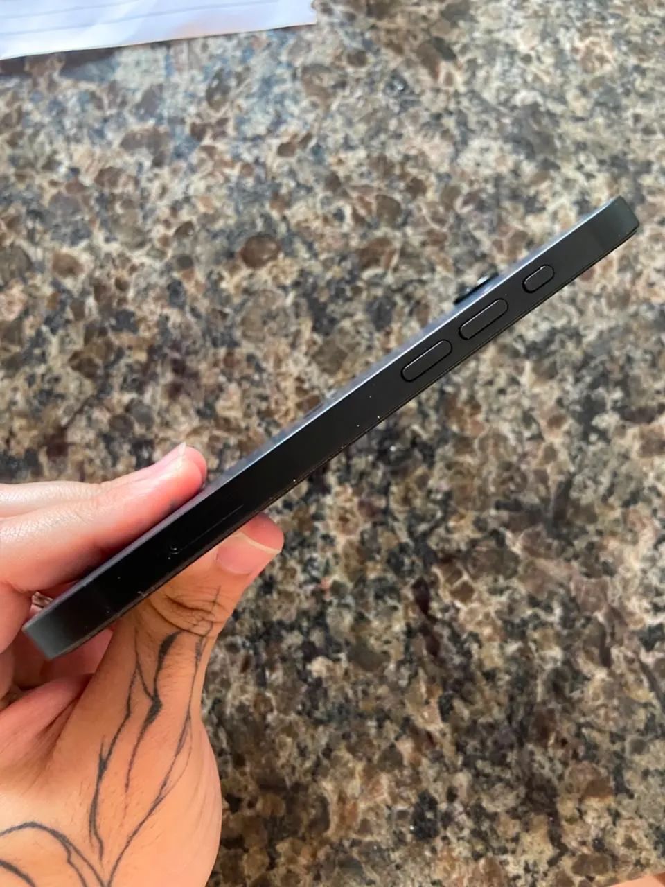 iPhone 16e,bateria 91%,Face ID funcionando,caixa original e cabo,nenhuma peça trocada - Foto 2