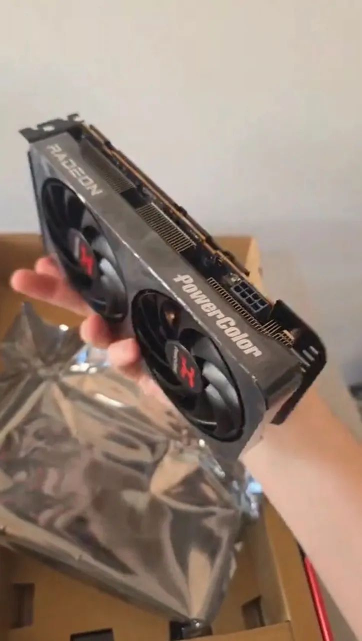 9060XT 16GB + 8GB DDR5  - Foto 4