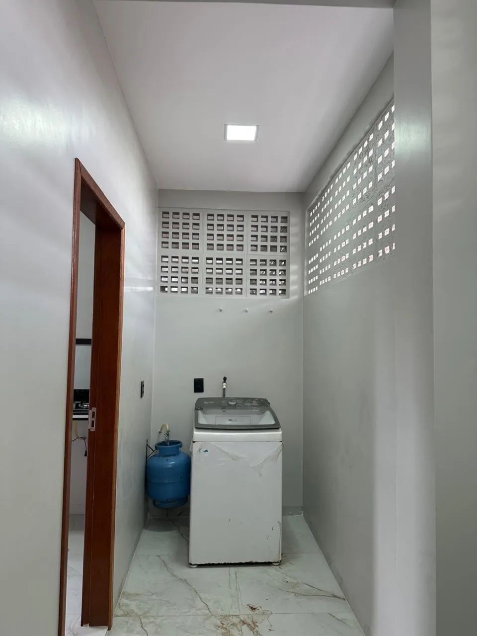Alugo apto novo e 100% mobiliado  - Foto 4