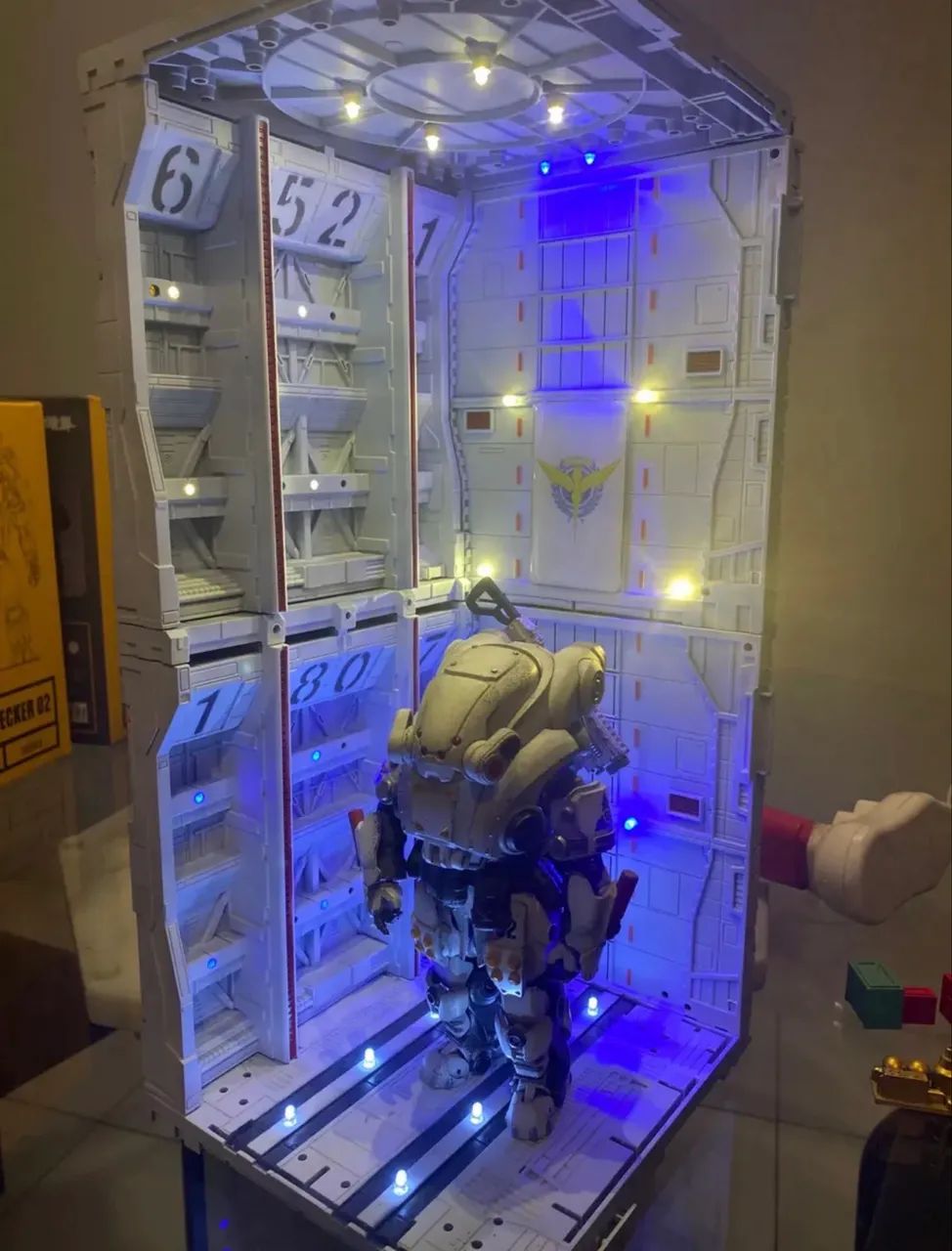 Diorama Fábrica Gundam