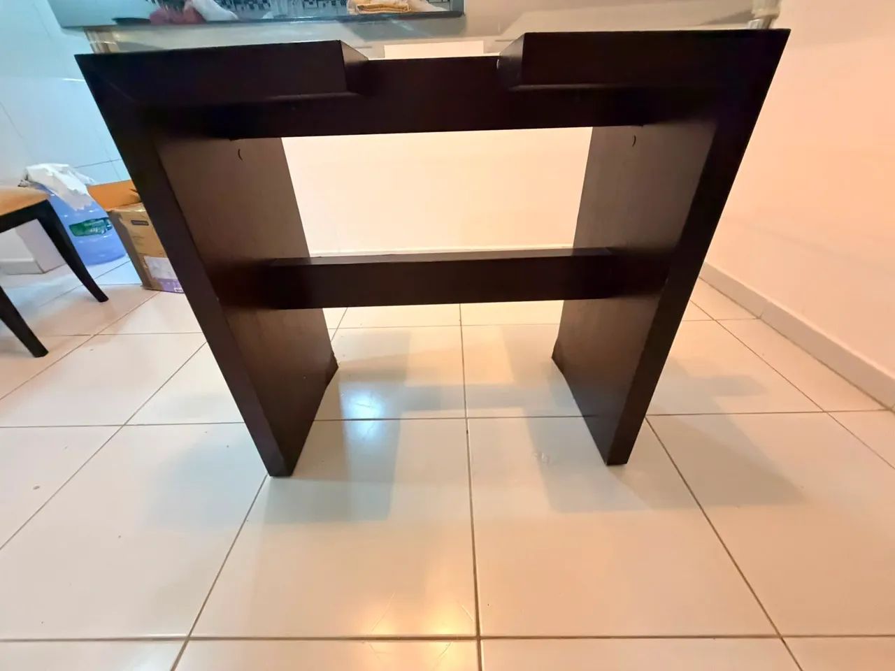 Mesa de jantar com tampo de vidro para 6 lugares - Foto 3