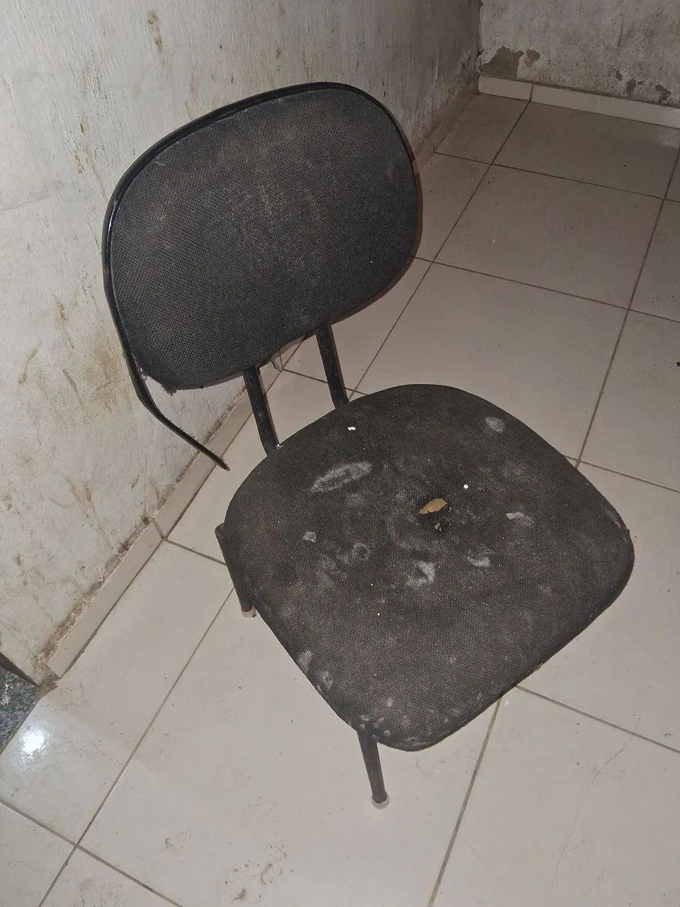 Cadeira pra serviços ou outra utilidades