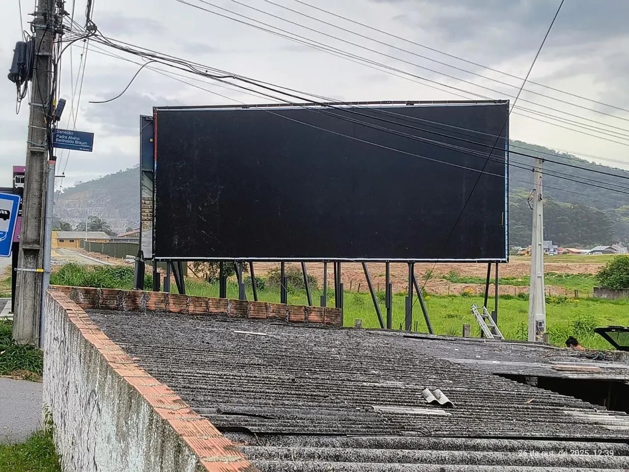ALUGO PAINEL NO RIO TAVARES