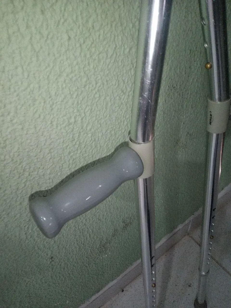Par de muletas de alumínio  - Foto 4