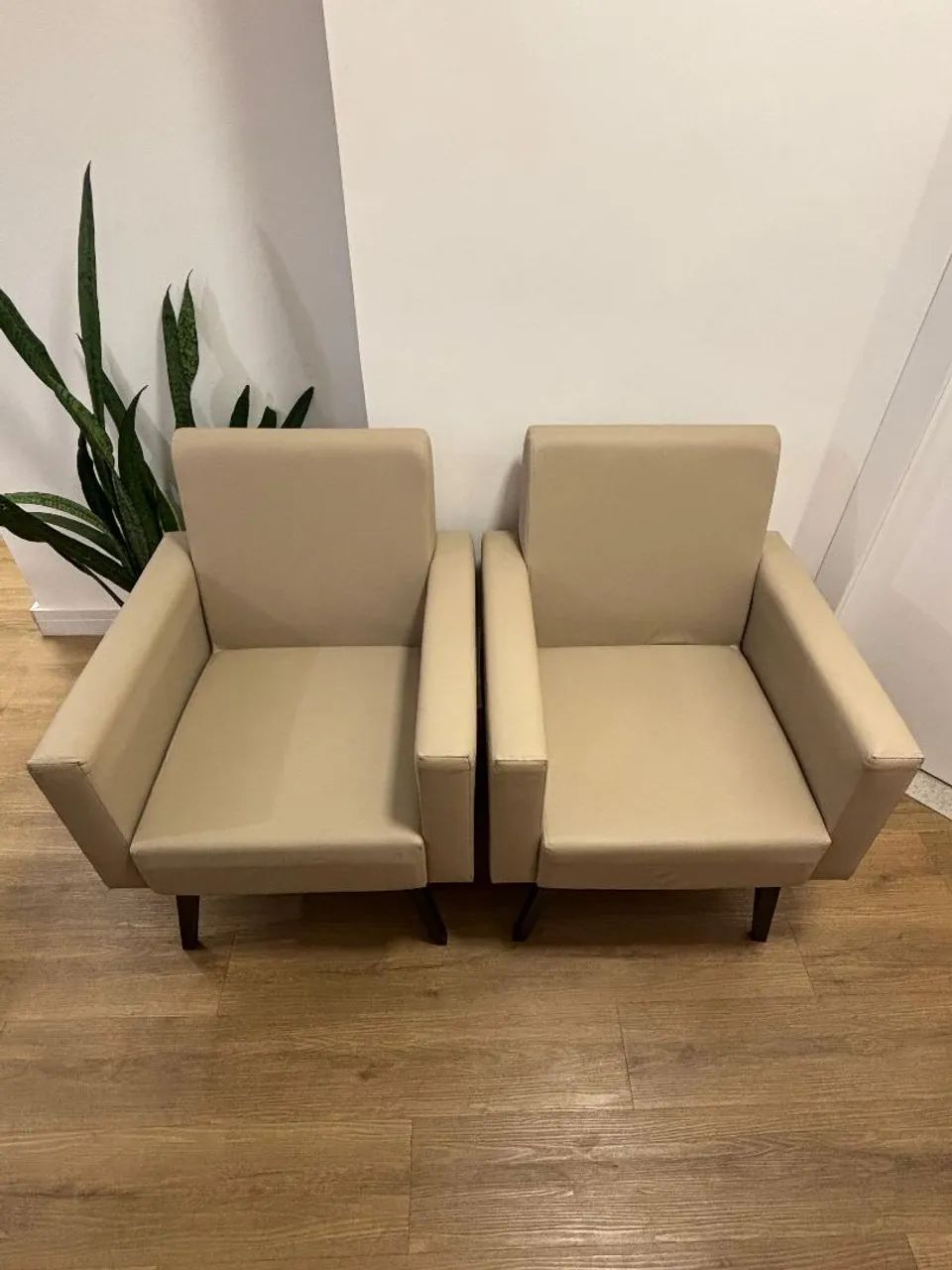 Poltronas Bege Bem Conservadas  - Foto 4