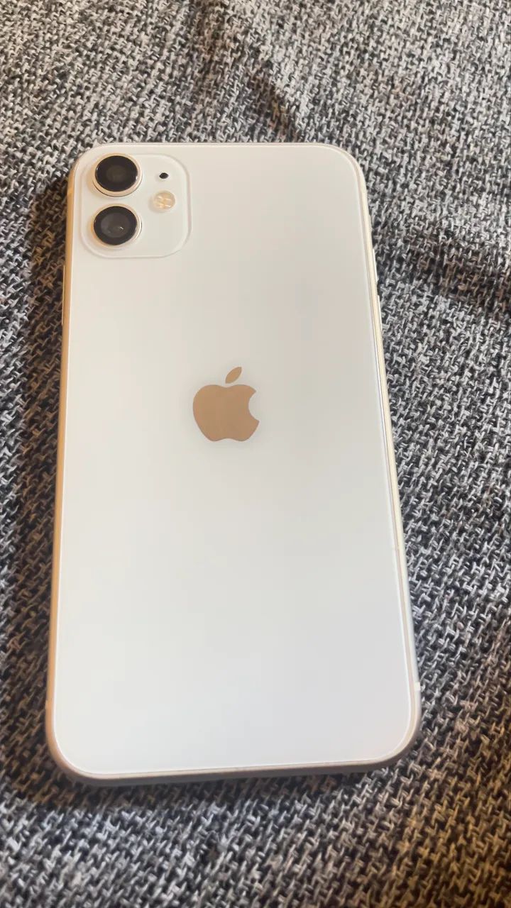 Celular IPhone 11