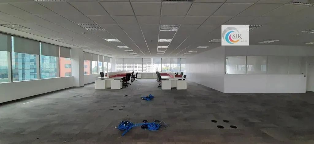 Conjunto Comercial de 1.127m² com 27 vagas de garagem!! - Foto 4