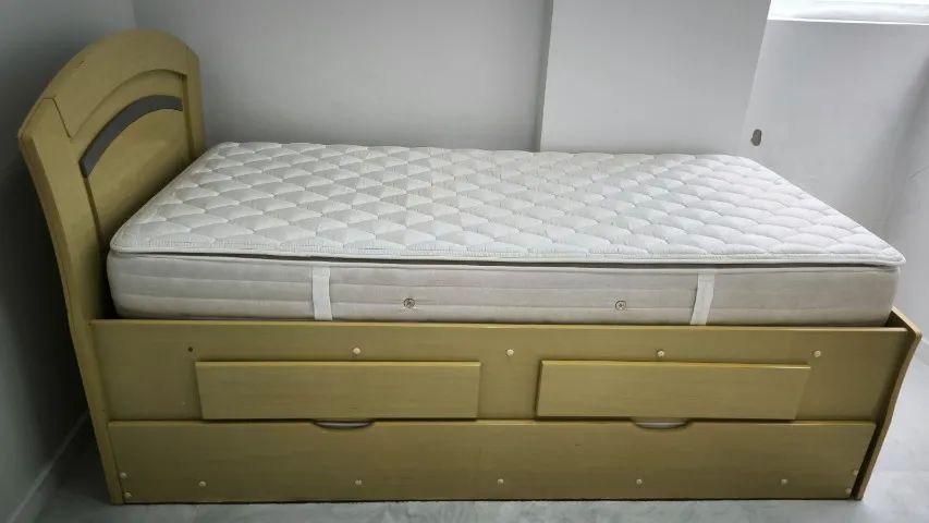 Cama de solteiro dupla, com 2 gavetas