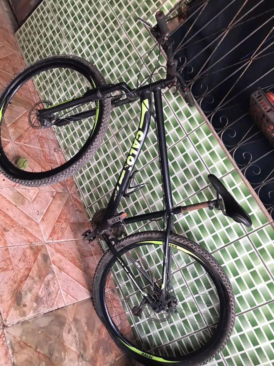 Vende-se uma bicicleta 