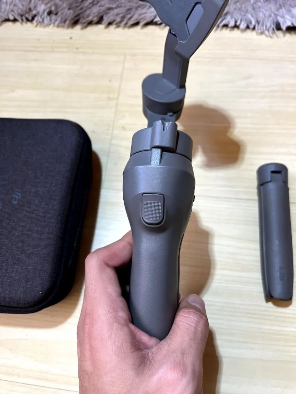 DJI Osmo Mobile 3 + Case + Tripé Original | Excelente Estado - Foto 5