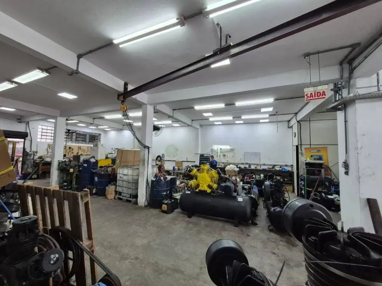 Prédio Comercial com 4 vagas de garagem para Alugar em Florianópolis/SC. - Foto 4