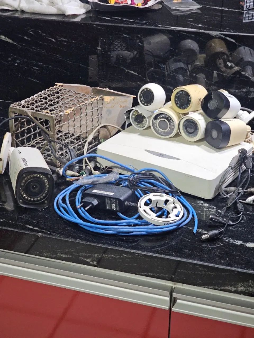 Kit 8 Cameras de Segurança com DVR e HD 1TB - Câmeras e Filmadoras