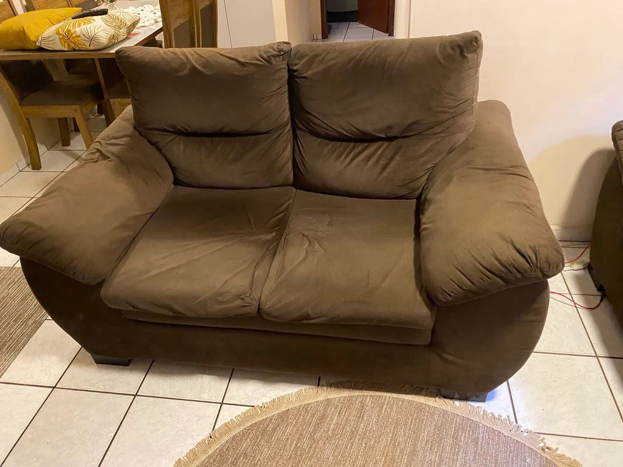 Vendo sofá de 2 e 3 lugares na cor marrom - Foto 3